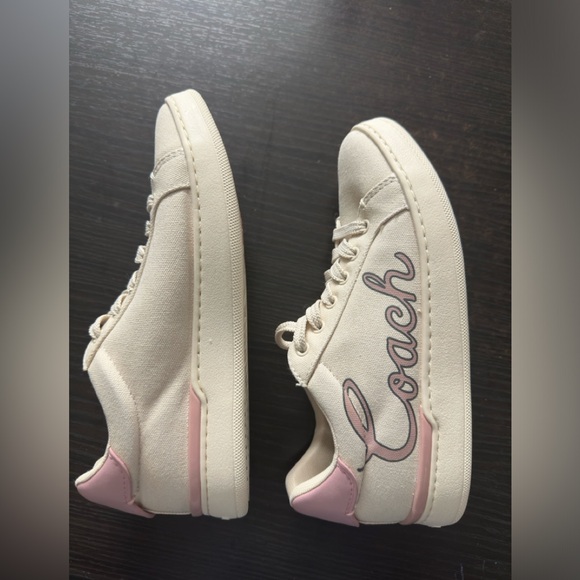 COACH Outlet Clip Low Top Sneakers With Coach Print Size 6.5 US . - Picture 2 of 5